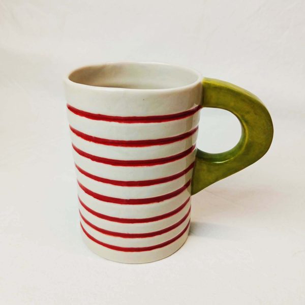 Jarra roja con asa verde